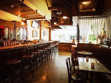little-pearl-bar-interiors